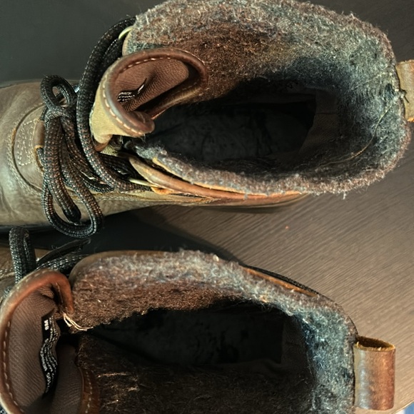 Clarks Boots Size 8 Heavy Duty Weather Resistant  Leather Casual Brown Boots - Picture 6 of 8